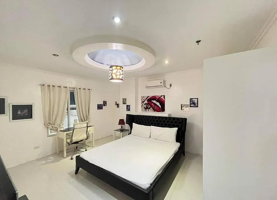 Sheryll Escapes - Kandi Big 1 Bedroom King Bed, Free Housekeeping, Fiber Fast Internet Angeles Apartmán