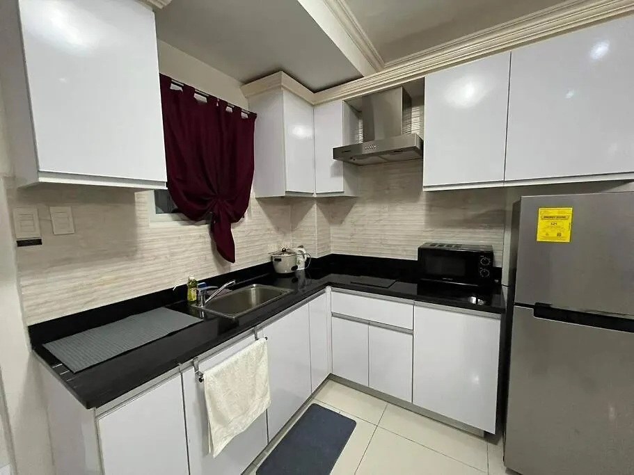 Sheryll Escapes - Kandi Big 1 Bedroom King Bed, Free Housekeeping, Fiber Fast Internet Angeles